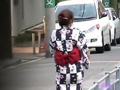 Boob sharking of a lovely Japanese lady on the street