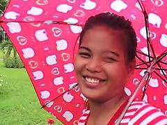 Thai slut gets fingered